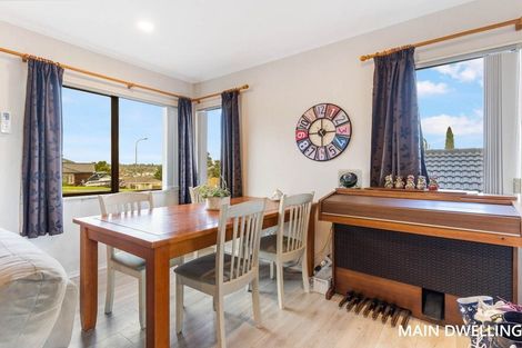 Photo of property in 165 Bradbury Road, Botany Downs, Auckland, 2010