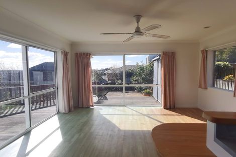 Photo of property in 2 Anure Place, Highland Park, Auckland, 2010