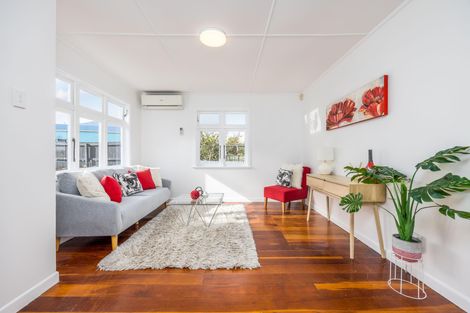 Photo of property in 124 Mangere Road, Otahuhu, Auckland, 1062