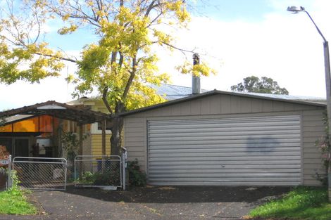 Photo of property in 42 Normandy Place, Henderson, Auckland, 0610