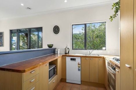 Photo of property in 2/7 Carleton Terrace, Tawa, Wellington, 5028