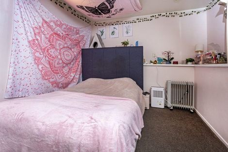 Photo of property in 71 Lauderdale Road, Birkdale, Auckland, 0626