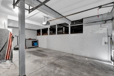 Photo of property in 8 Kitchener Terrace, Moturoa, New Plymouth, 4310