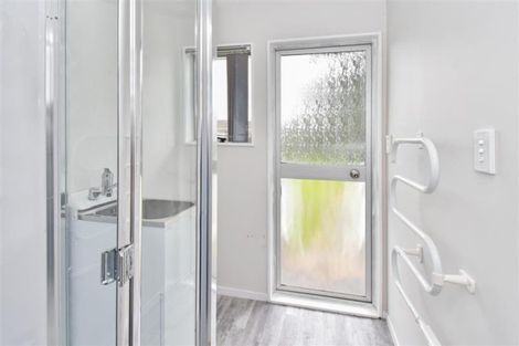 Photo of property in 56 Pukeroa Place, Papakura, 2110