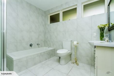 Photo of property in 1/2 Seaview Road, Milford, Auckland, 0620