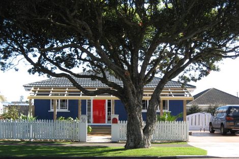 Photo of property in 36 Richmond Street, Fitzroy, New Plymouth, 4312