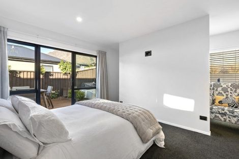 Photo of property in 13 Howden Drive, Jacks Point, 9371