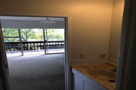 Photo of property in 4 Sispara Place, Beach Haven, Auckland, 0626