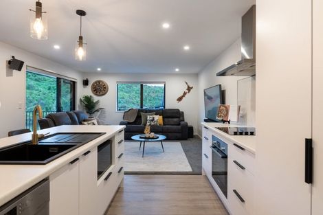 Photo of property in 109 Whakaturou Crescent, Pyes Pa, Tauranga, 3112