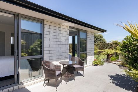 Photo of property in Waterview Estate, 11/4 Greystone Place, Omokoroa, 3114