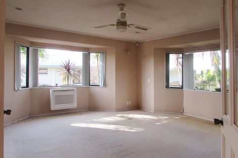 Photo of property in 6 Jim Rhind Place, Pahurehure, Papakura, 2113