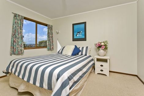Photo of property in 2/39 Parr Terrace, Castor Bay, Auckland, 0620