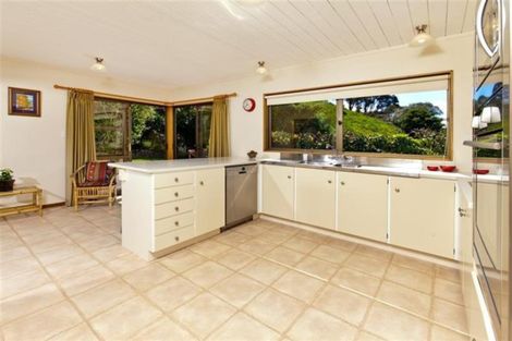 Photo of property in 4 Honeysuckle Lane, Mairangi Bay, Auckland, 0630