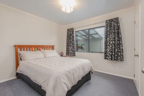 Photo of property in 77 Rhodes Drive, Kelvin Grove, Palmerston North, 4414