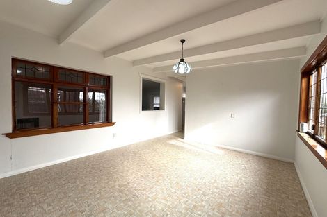 Photo of property in 17 Jasper Avenue, Mount Roskill, Auckland, 1041