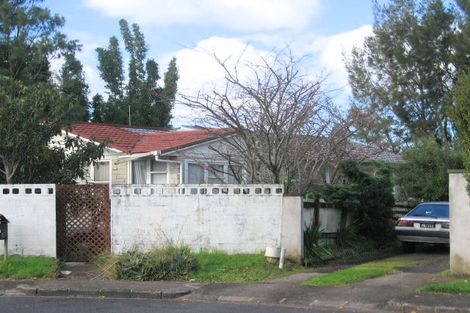 Photo of property in 12 Lendic Avenue, Henderson, Auckland, 0612