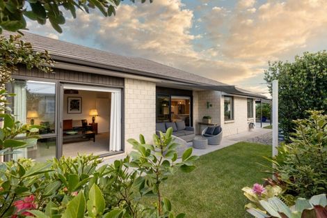 Photo of property in 44 Hiria Crescent, Papamoa Beach, Papamoa, 3118