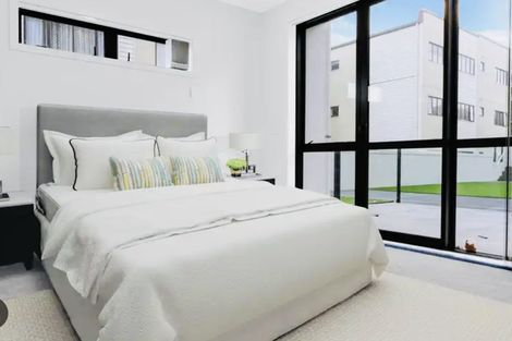 Photo of property in 1/130 Stancombe Road, Flat Bush, Auckland, 2016