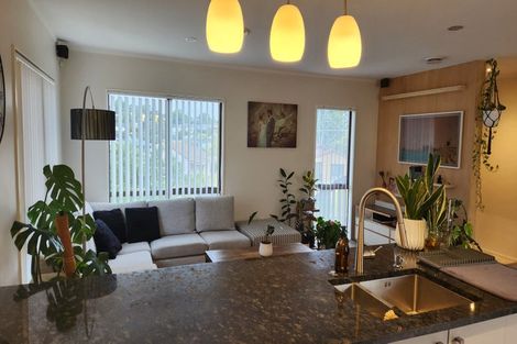 Photo of property in 2 Broadfield Street, Massey, Auckland, 0614