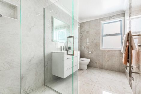 Photo of property in 2 Tauwaka Crescent, Riverhead, 0820