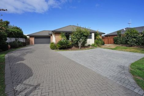 Photo of property in 16 Bouverie Crescent, Flagstaff, Hamilton, 3210