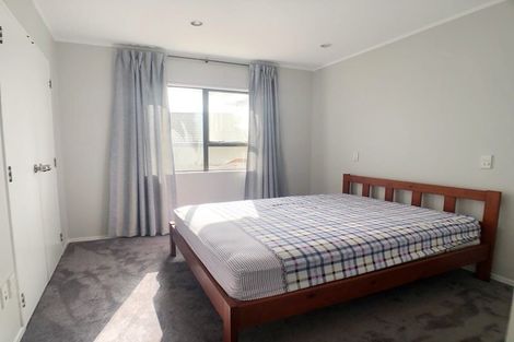 Photo of property in 1/3 Sevilla Place, Unsworth Heights, Auckland, 0632