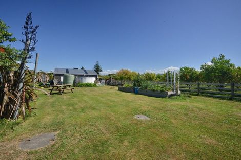 Photo of property in 17 Cemetery Road, Patutahi, Gisborne, 4072