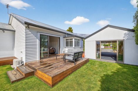 Photo of property in 13 Kowhai Terrace, Saint Martins, Christchurch, 8022