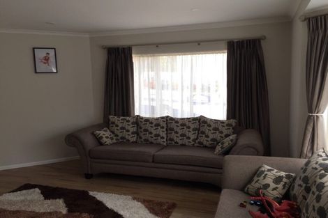 Photo of property in 34 Erne Crescent, East Tamaki, Auckland, 2016