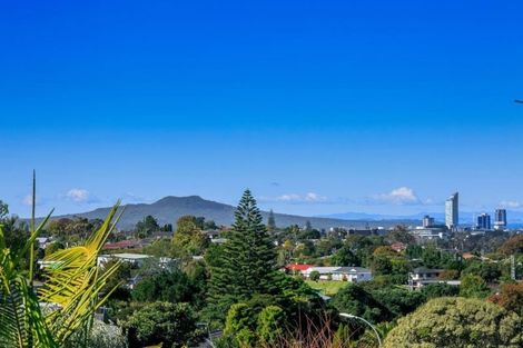 Photo of property in 7 Camelot Place, Glenfield, Auckland, 0629