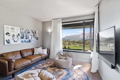 Photo of property in 7 Glenaray Crescent, Wanaka, 9305