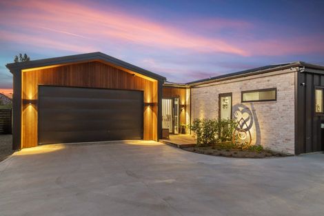 Photo of property in 87 Black Peak Road, Wanaka, 9382