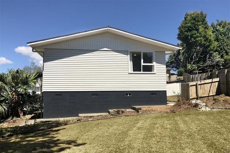 Photo of property in 30 Leaver Place, Weymouth, Auckland, 2103