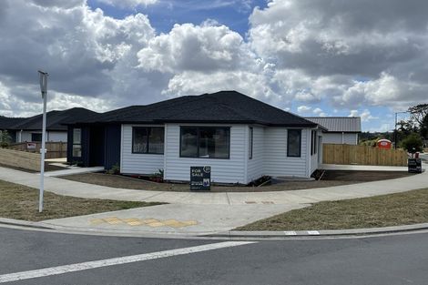 Photo of property in 5 Konoba Avenue, Kumeu, 0810