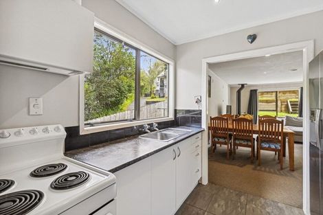 Photo of property in 17 Jenanne Place, Totara Vale, Auckland, 0629