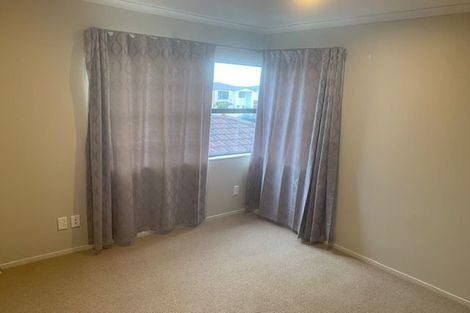 Photo of property in 28 Heidi Crescent, Flat Bush, Auckland, 2016