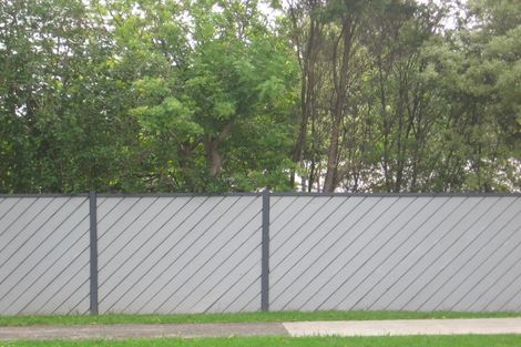 Photo of property in 50a Edmonton Road, Henderson, Auckland, 0612