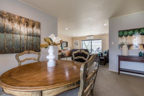 Photo of property in 27 Suncrest Drive, West Harbour, Auckland, 0618