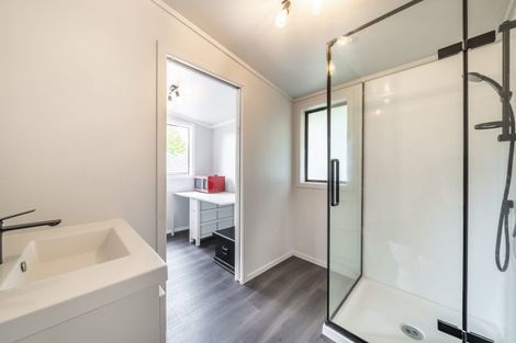 Photo of property in 6 Chatsworth Road, Silverstream, Upper Hutt, 5019