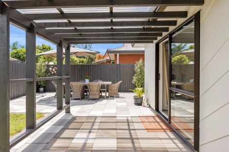 Photo of property in 8 Hayley Grove, Papamoa Beach, Papamoa, 3118