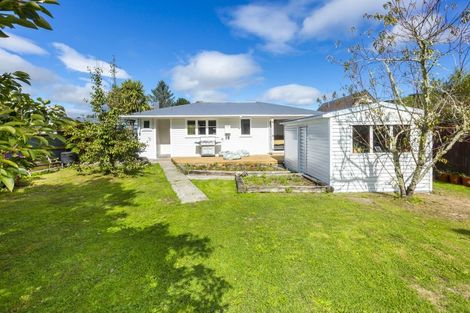 Photo of property in 43 Gillespies Road, Birchville, Upper Hutt, 5018