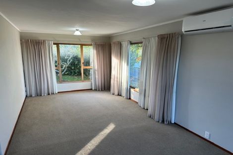 Photo of property in 3 Manhattan Heights, Glendene, Auckland, 0602