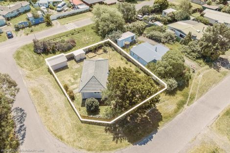 Photo of property in 11 Holton Road, Amberley, 7481