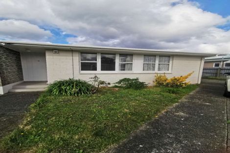 Photo of property in 1a Saulbrey Grove, Woburn, Lower Hutt, 5010