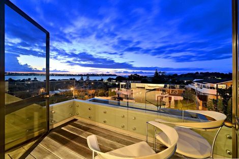 Photo of property in 3a Lynton Road, Bucklands Beach, Auckland, 2012