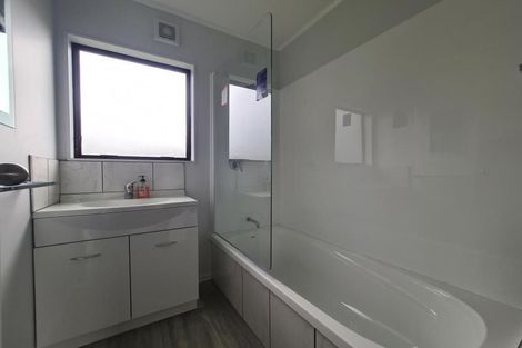 Photo of property in 1/22 Etherton Drive, Weymouth, Auckland, 2103