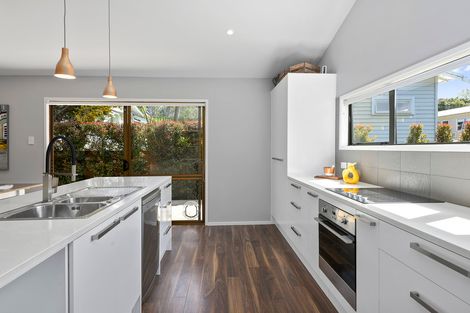 Photo of property in 44 Matua Road, Huapai, Kumeu, 0810