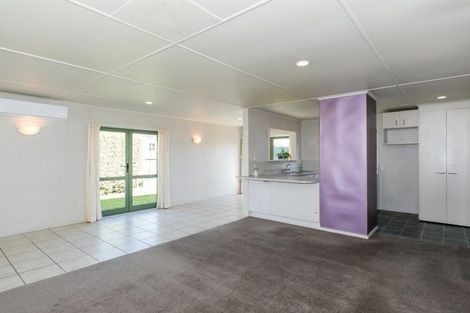 Photo of property in 810 Sylvan Road, Mayfair, Hastings, 4122