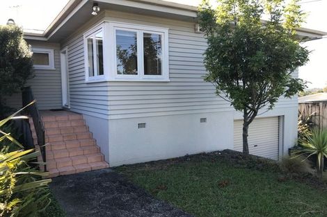 Photo of property in 1/1 Quebec Road, Milford, Auckland, 0620