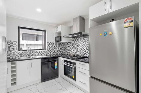 Photo of property in 16 Bliss Court, Takanini, 2110